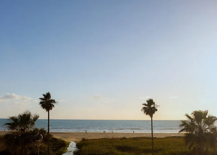 Playa Conil - Beachfront & Отель Кониль-де-ла-Фронтера