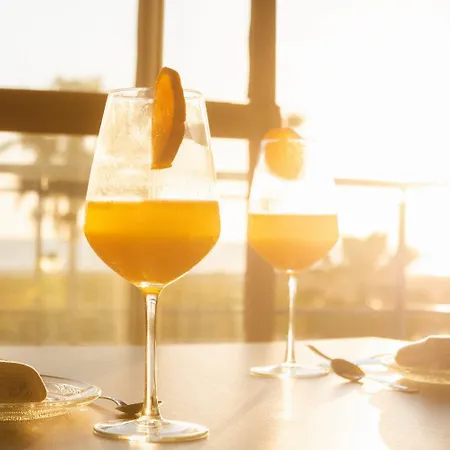 Playa Conil - Beachfront & Hotel