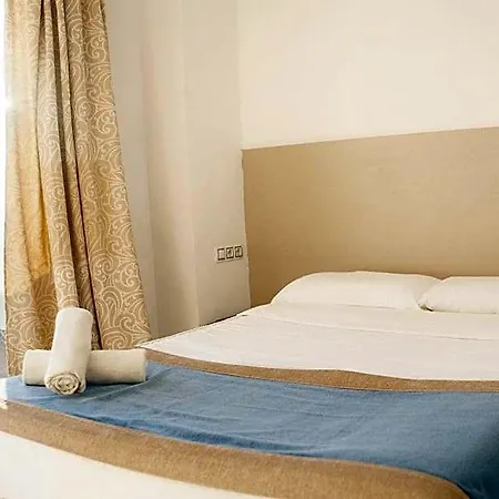 Playa Conil - Beachfront & Hotel *