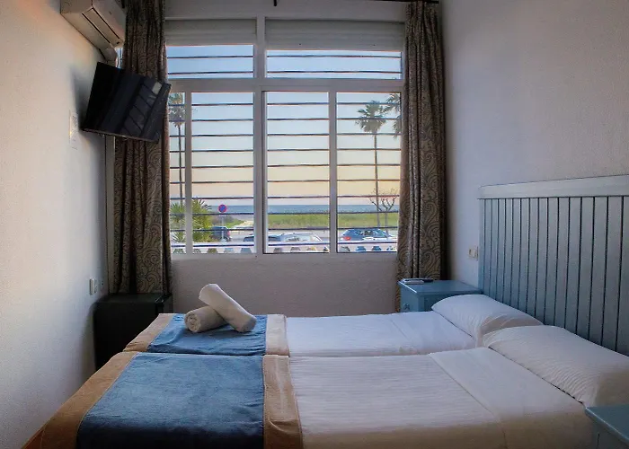 Playa Conil - Beachfront & Hotel *