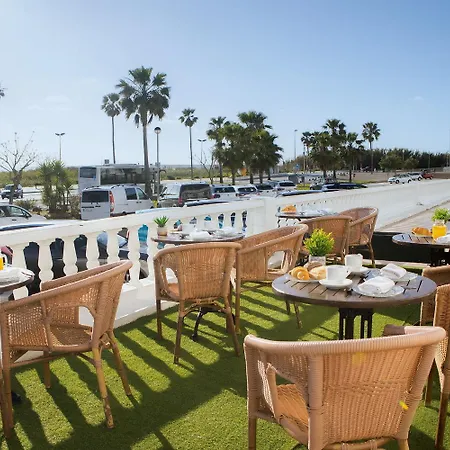 Hotell Playa Conil - Beachfront & *