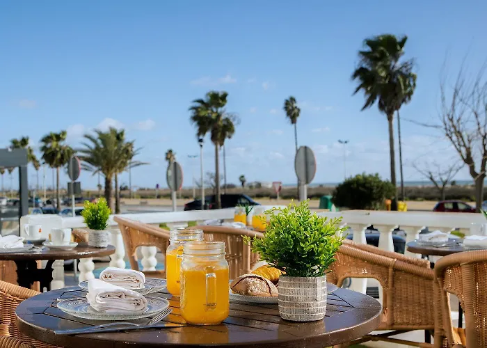 Hotel Playa Conil - Beachfront &