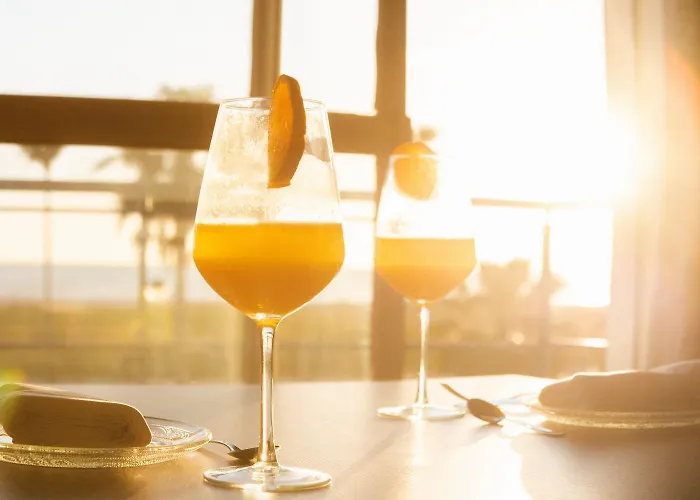 Playa Conil - Beachfront & Hotel